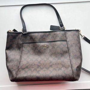 Women’s coach bag